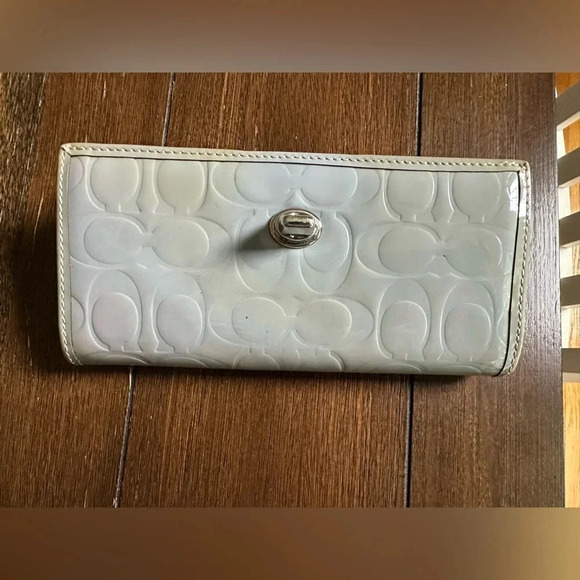 Coach turn lock wallet - Picture 11 of 16